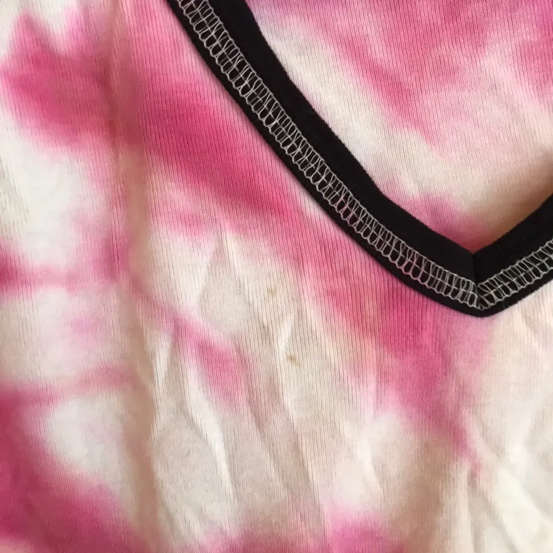 PRICED TO SELL!!! PINK/WHITE/YELLOW/BLACK CONTRAST STITCH TIE DYE SOFT STRETCHY V-NECK CROP TOP - Image 4