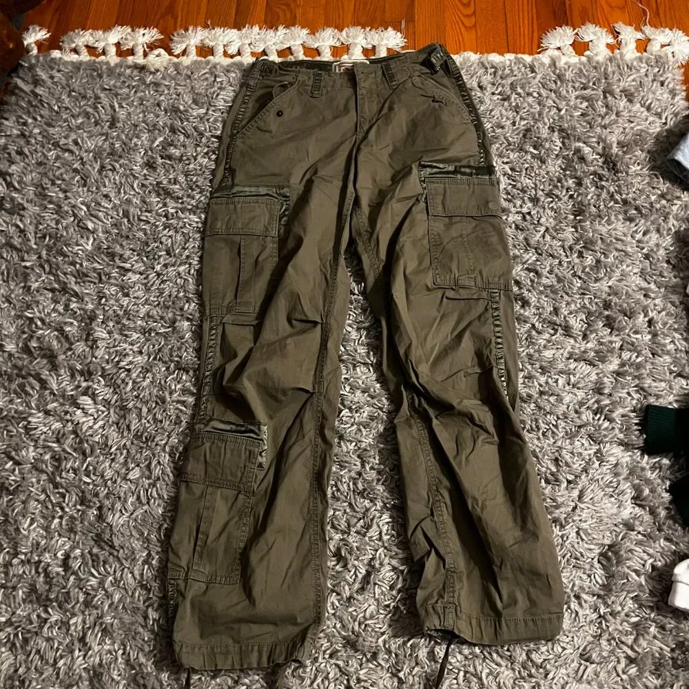 Abercrombie & Fitch Vintage army green relaxed cargo pants size 0 25 - Image 2