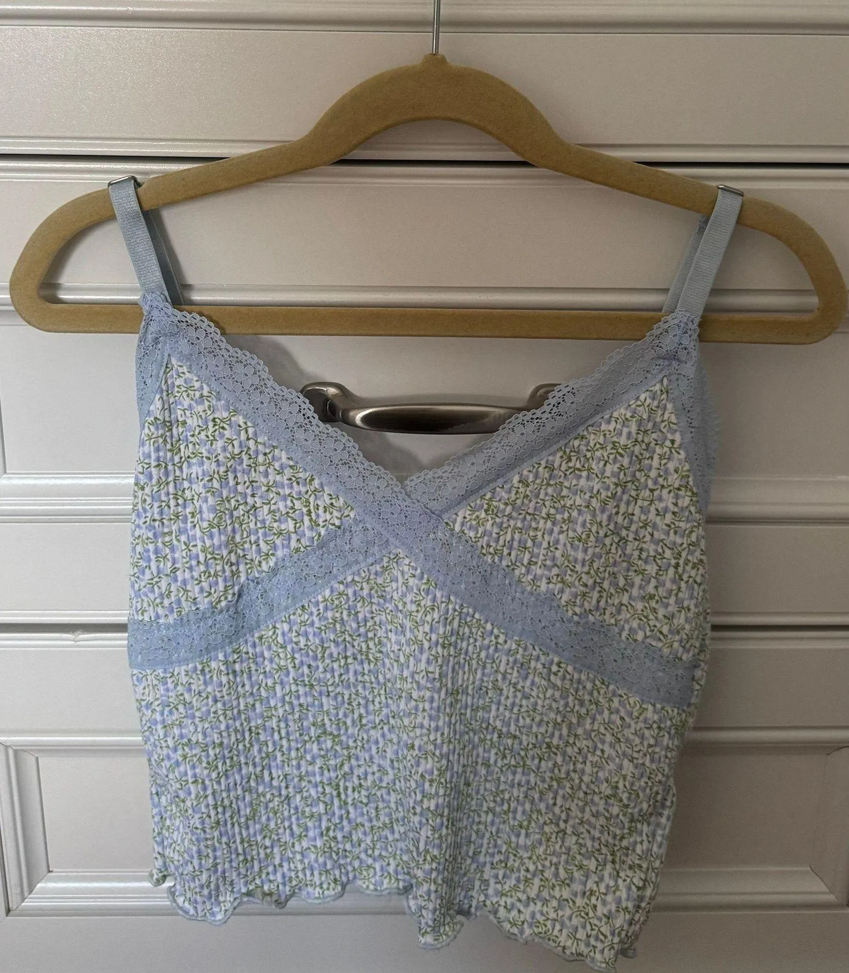 Cropped Tank Top - Image 2