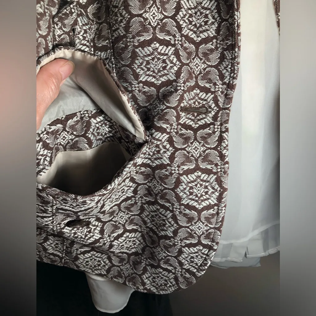 Elegant Brown Patterned Women's Blazer Size XS - Image 11