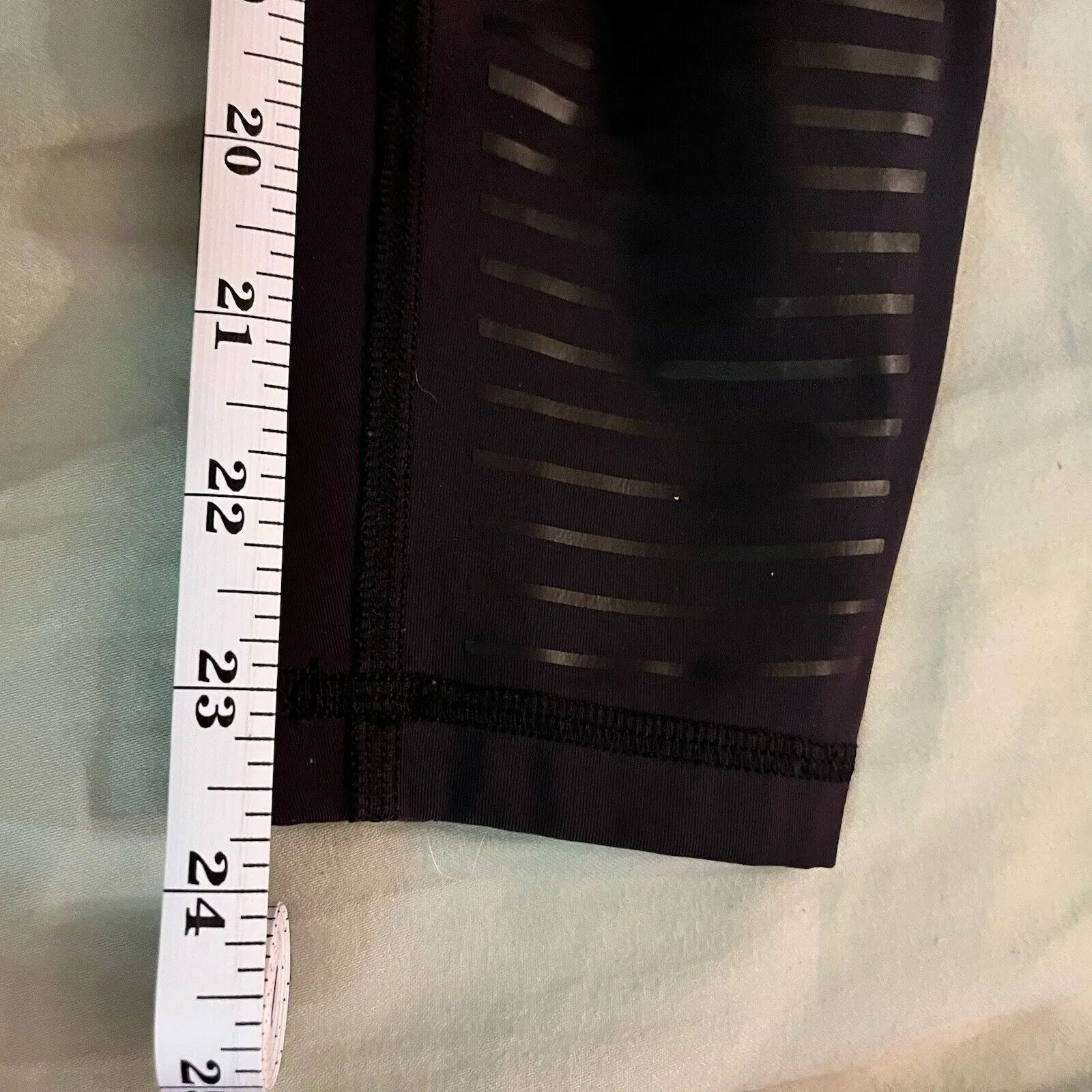 Lululemon Women's Rogue Renegade Super High Rise Tight 24" Inseam Solid Black 6 - Image 10