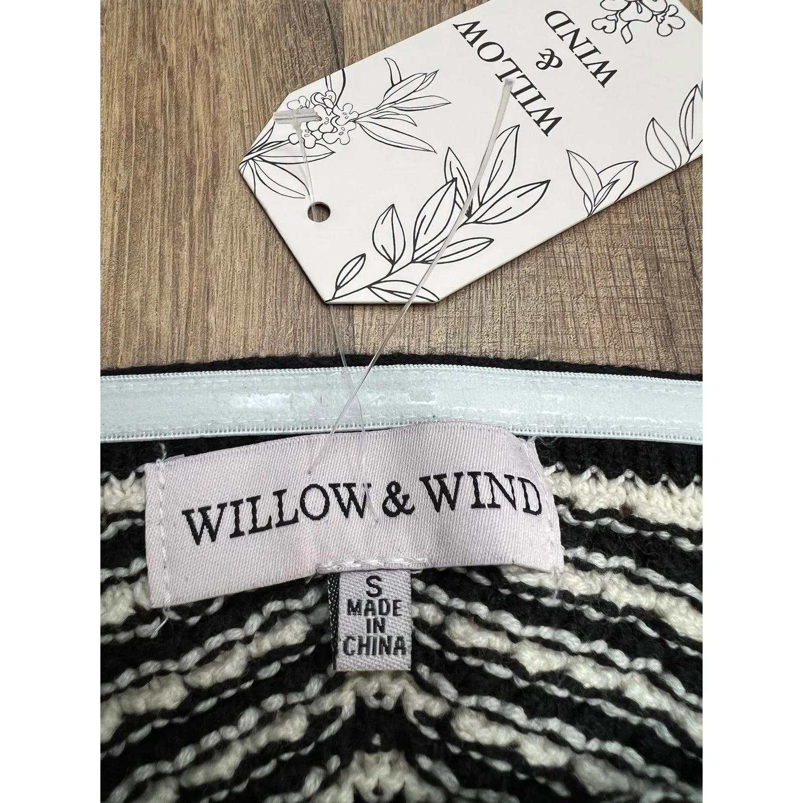 NWT Willow & Wind Knit‎ Crop Top S Black White Zigzag Strapless Tube Sweater Sz Size 4 - Image 4