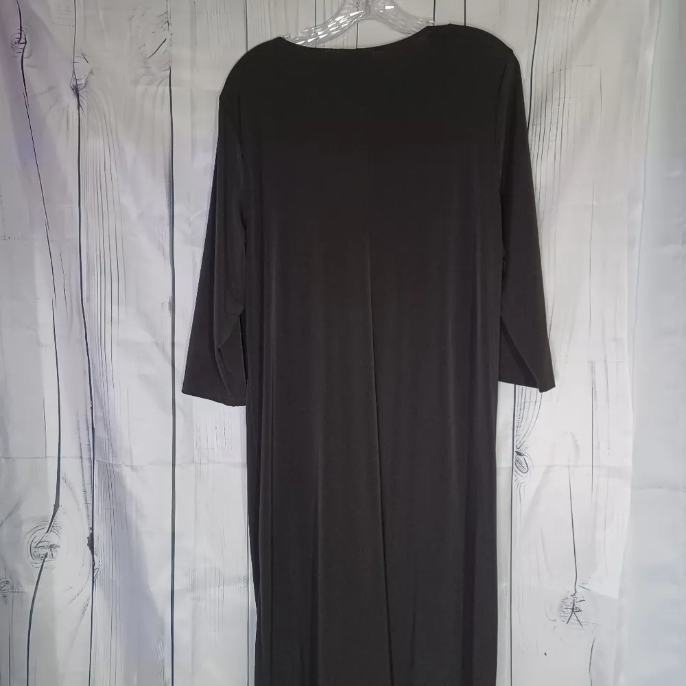 Elementz woman v-neck 3/4 sleeve black dress - Image 9