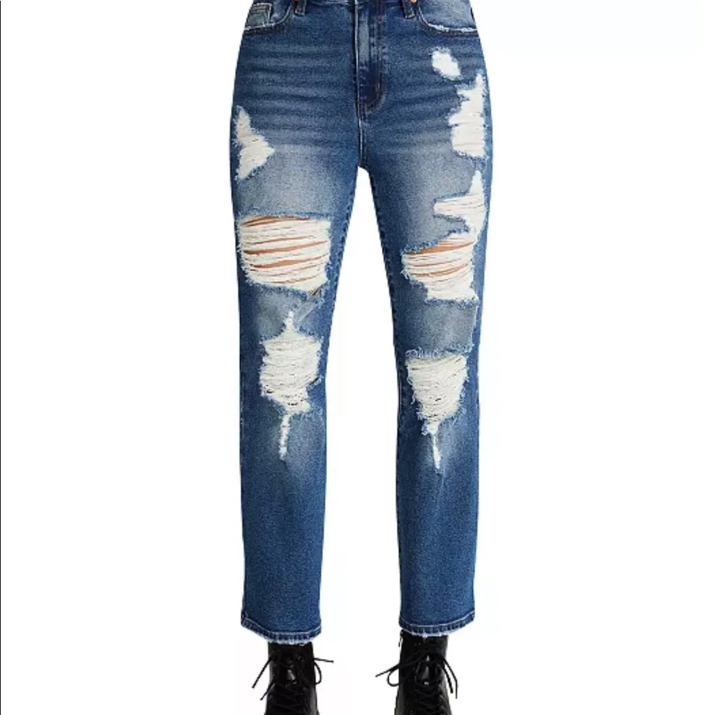 Madden Girl Distressed Dad Ankle
Jeans - Image 6