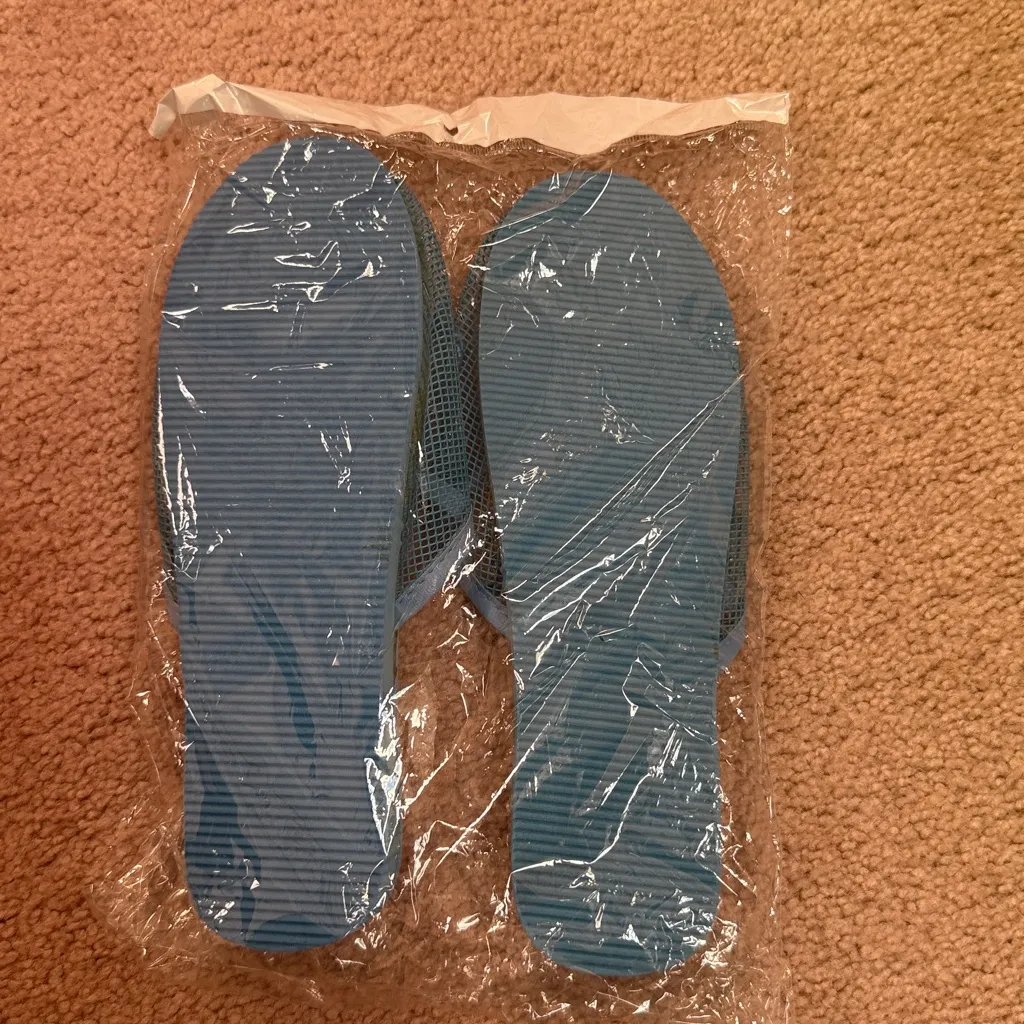 Blue Slide Slippers with Floral Accents Size 7 - Image 2