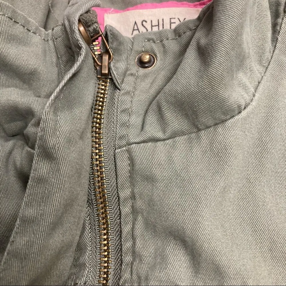 ASHLEY OUTERWEAR Women’s Army Green Vest Size Medium Zipper Closure - Image 8