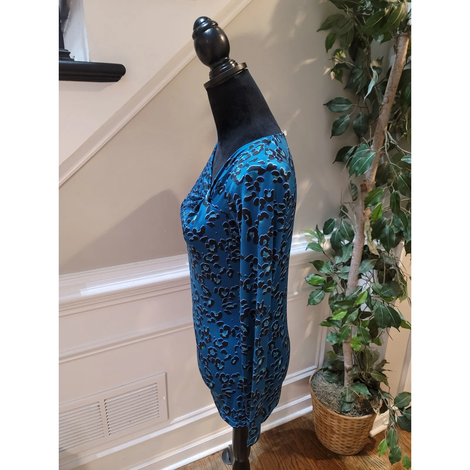 Attention Blouse Women's Blue Black Size XS Animal Print Stretch Long Sleeve - Image 6