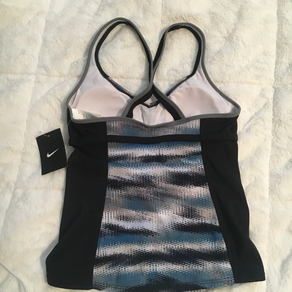 Nike Swim top - Image 3