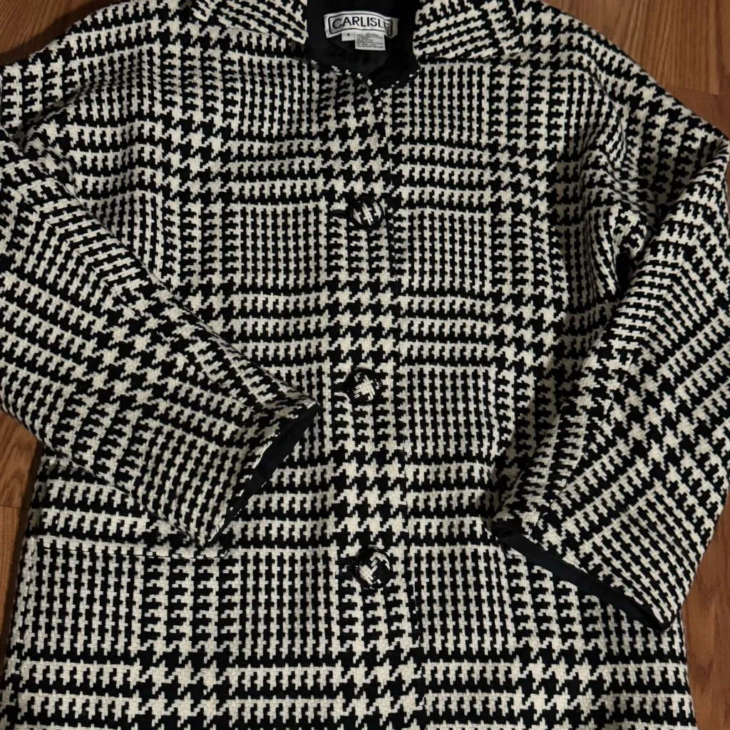 Carlisle Black and White Houndstooth Coat Size Medium. - Image 3
