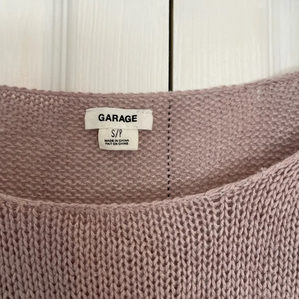 Garage scoop neck sweater distressed lavender size small - Image 4