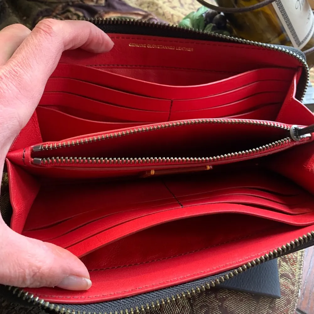 Authentic COACH 1941 leather sequins car accordion large zip wallet - Image 7