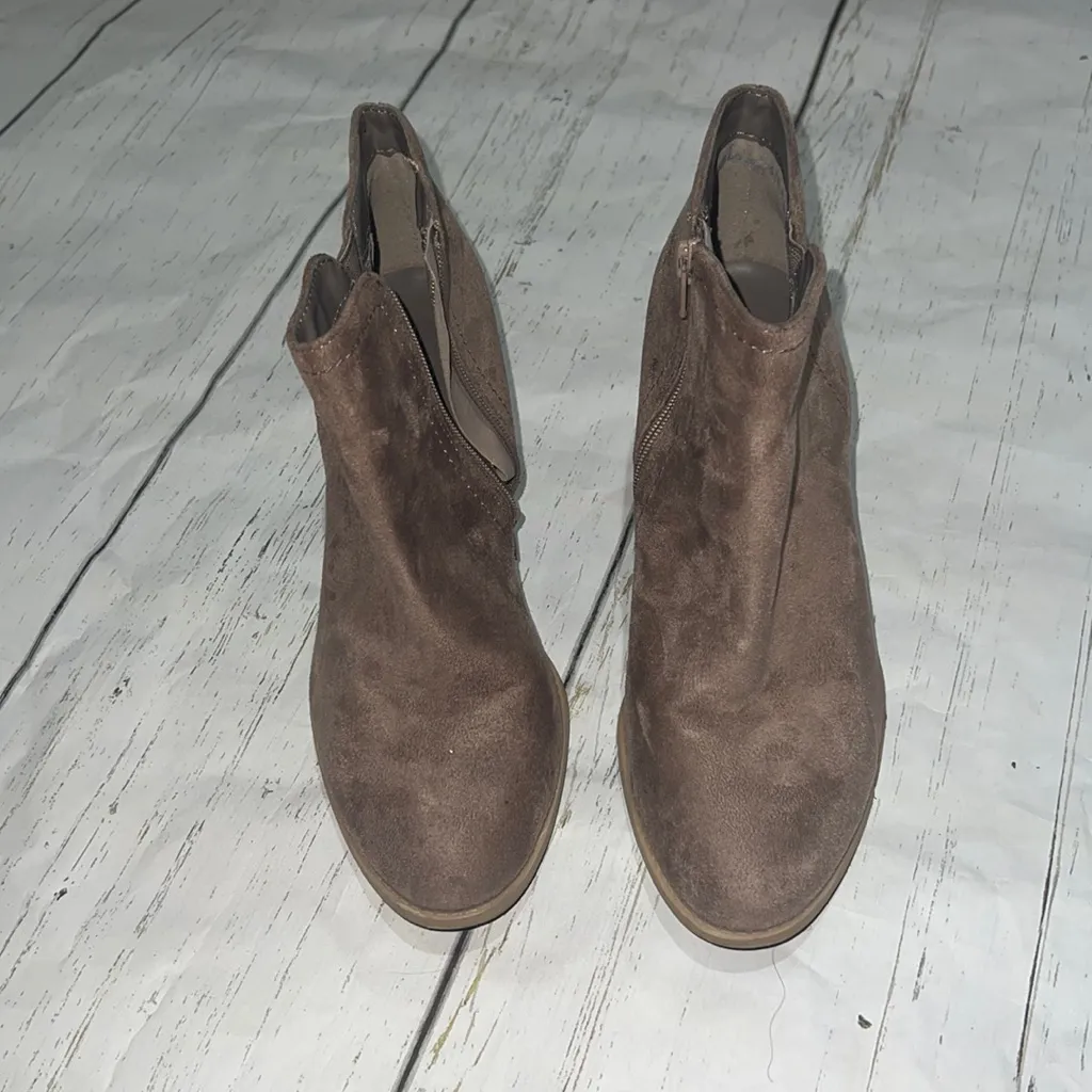 Coconuts by Matisse tan booties - Image 2