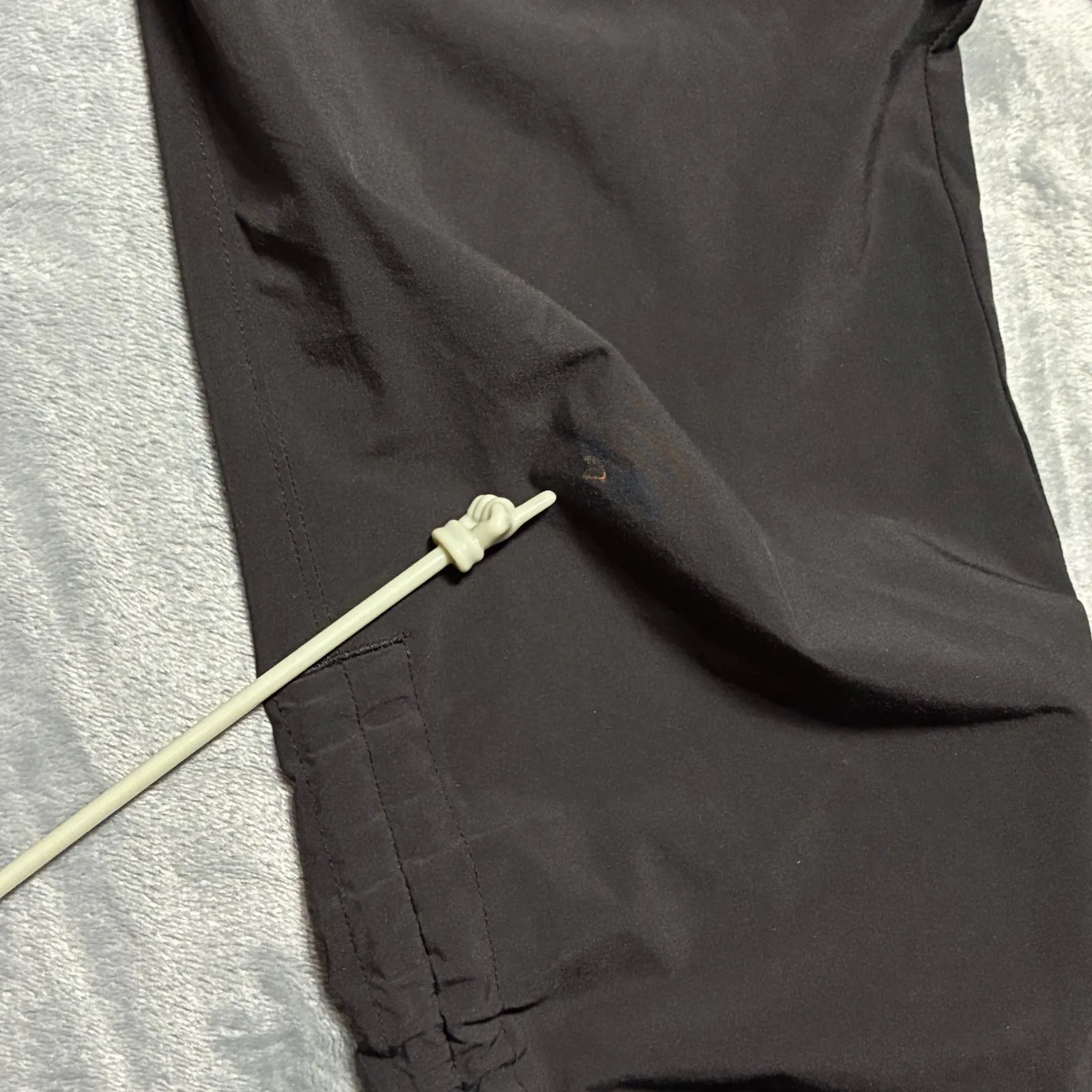 Athleta Black Jogger Pants Ruched Ankle Drawstring Zip Pockets Women's 8 - Image 4