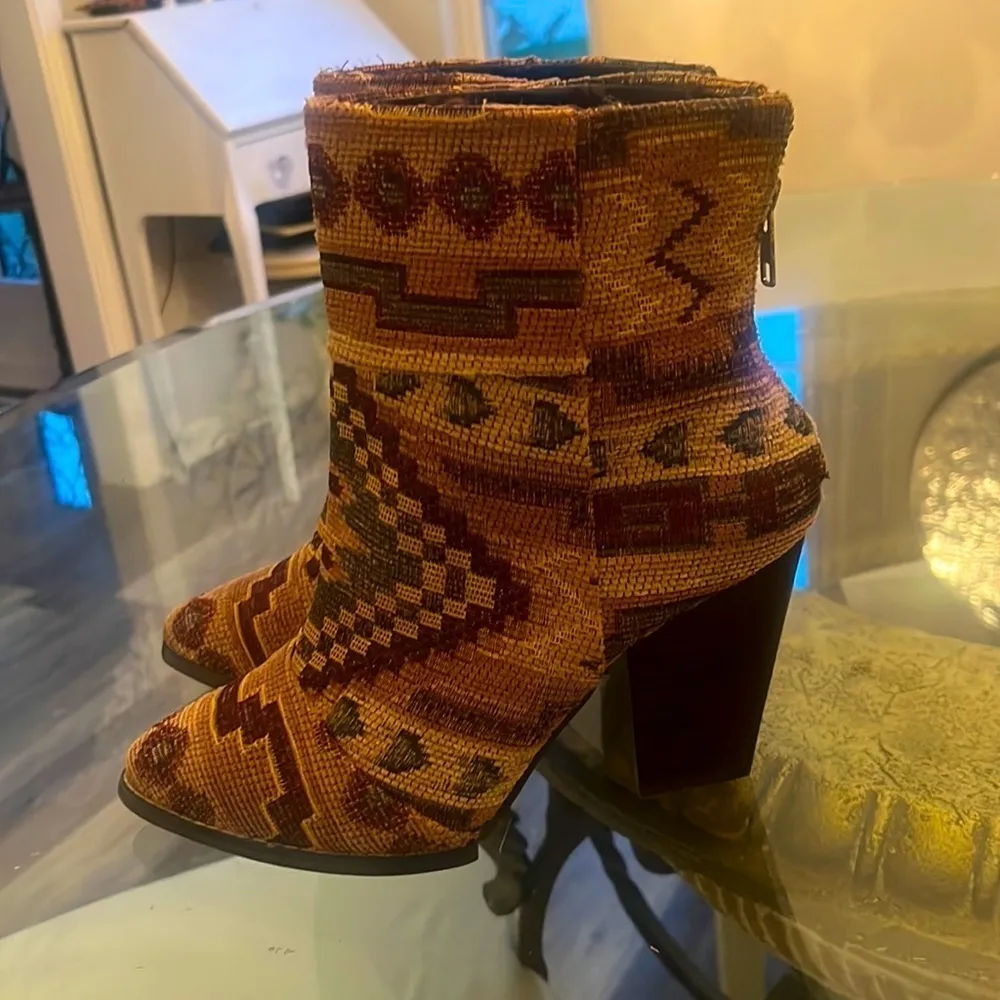 REVOLVE Kelsi Dagger Zidane Tapestry woven heeled Boots Aztec size 7.5 western - Image 4