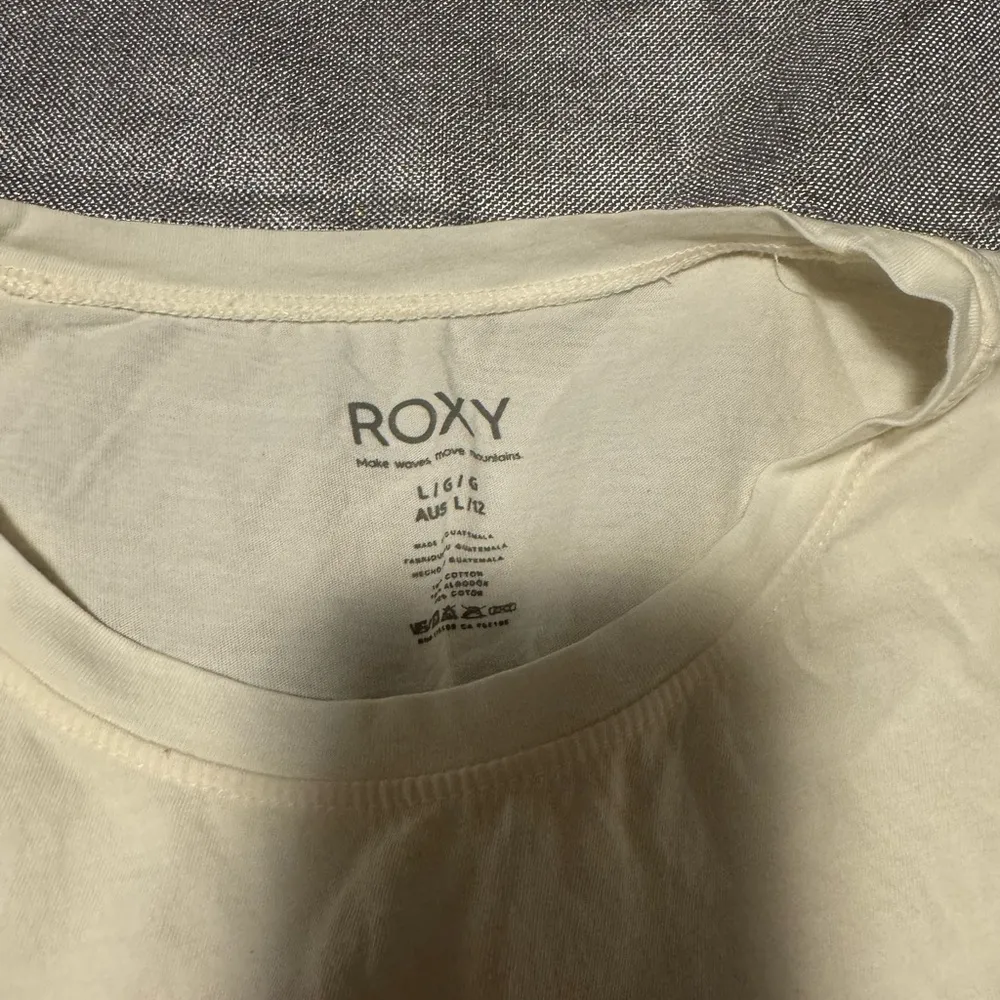 Roxy  Off-White Graphic Tee - Image 2
