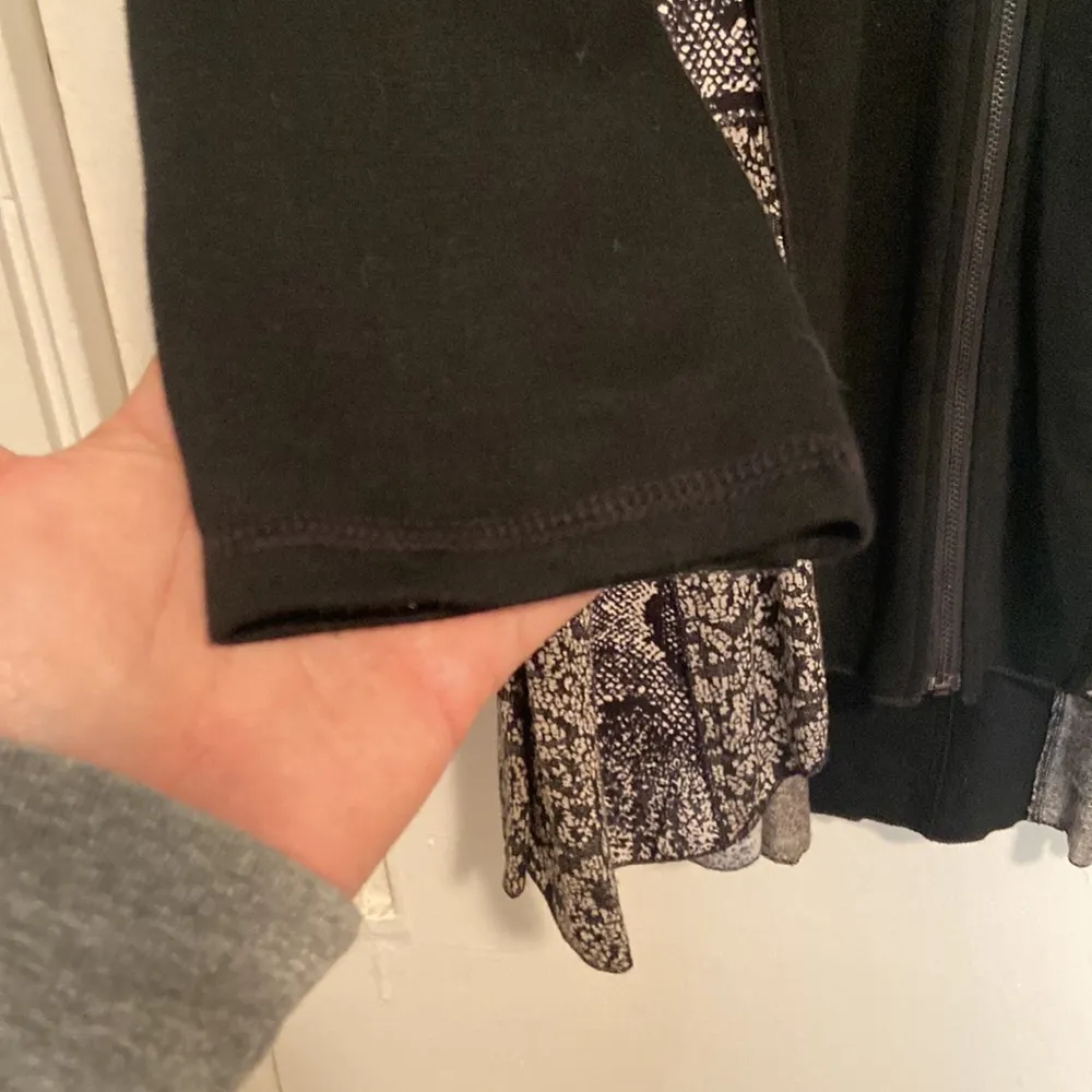 Fleur De Lis Fitted Zip Up Jacket Black Size M - Image 4