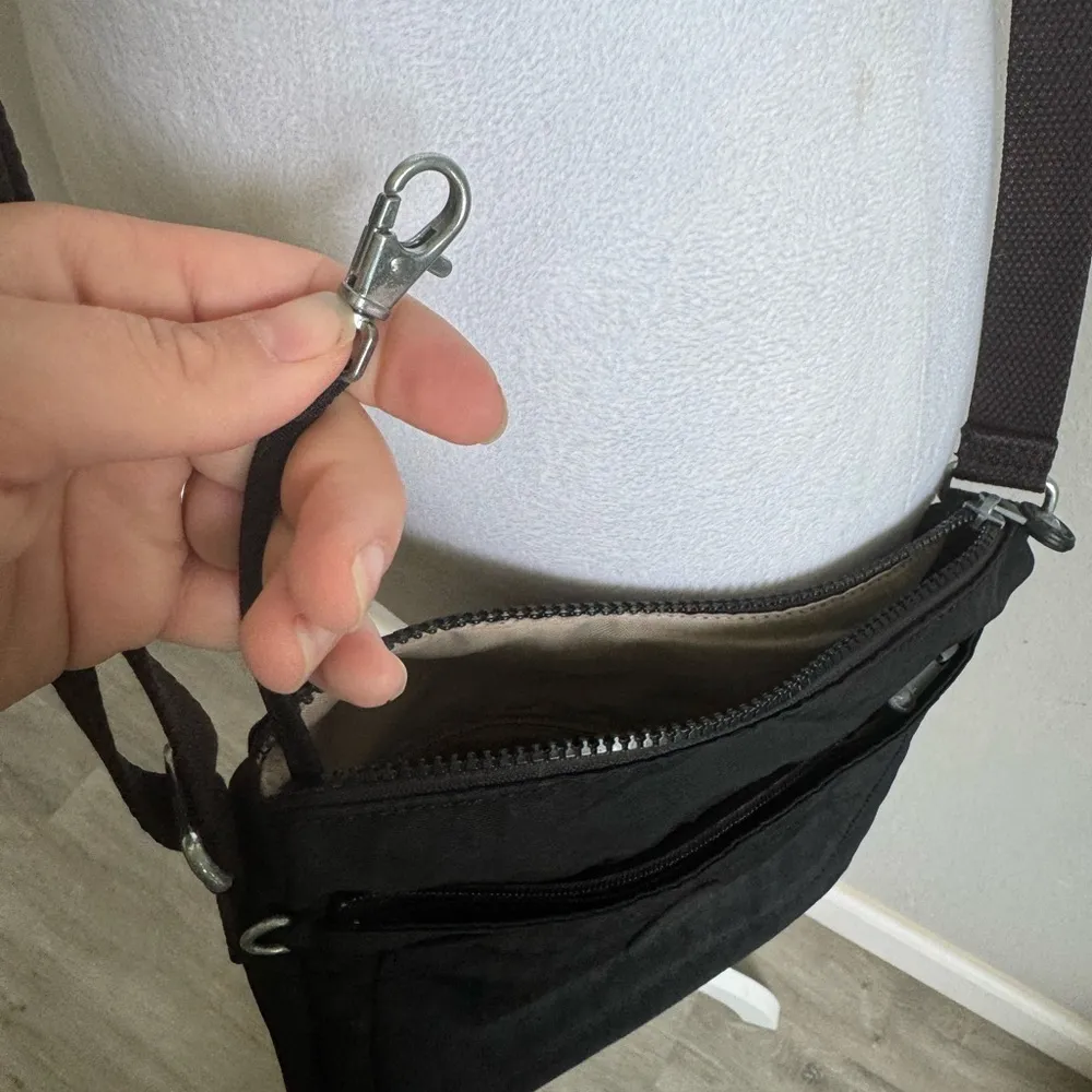 Kipling Small Black Nylon Crossbody Shoulder Bag Purse No Charm - Image 5