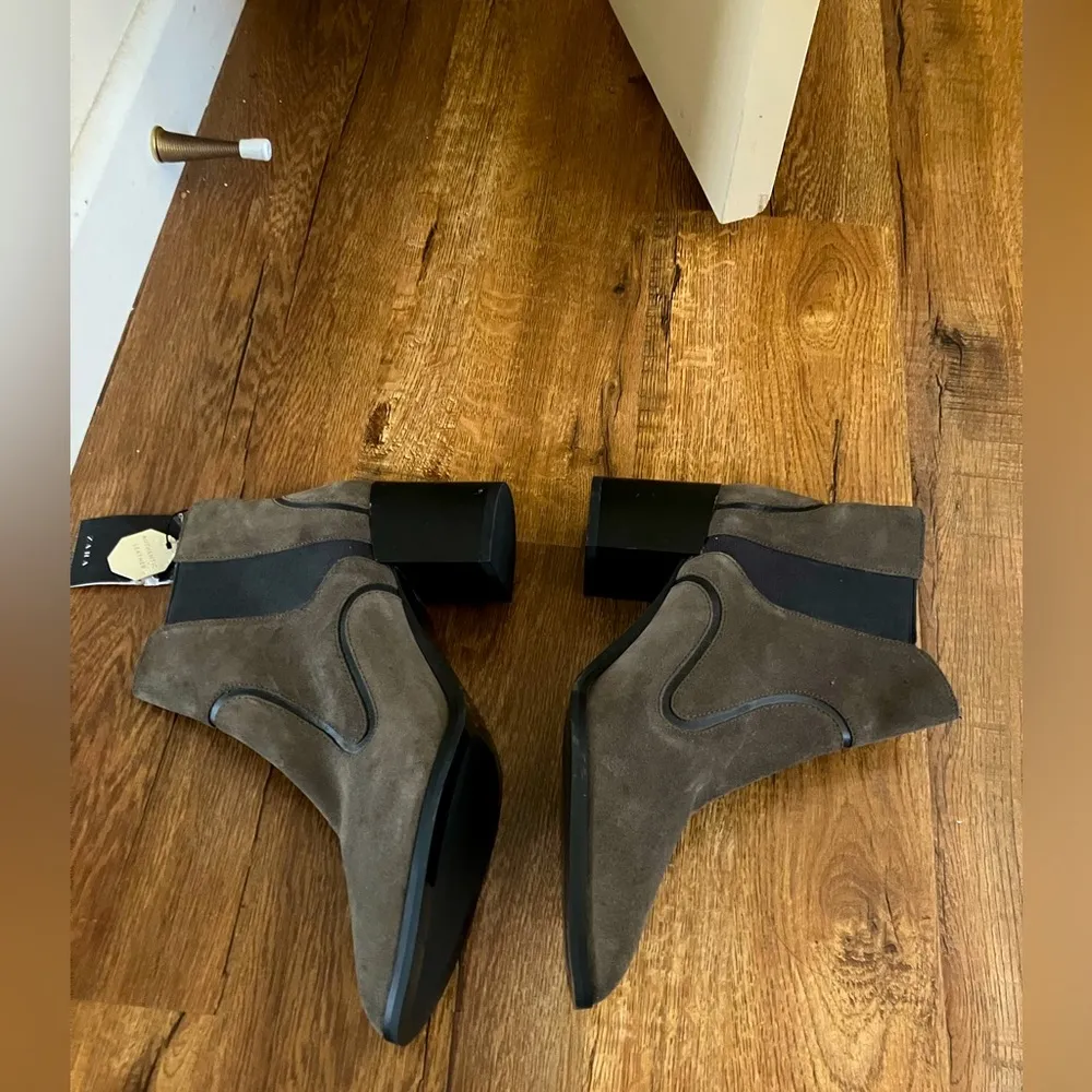 Zara Woman Dark Grey Suede Ankle Boot - Image 6