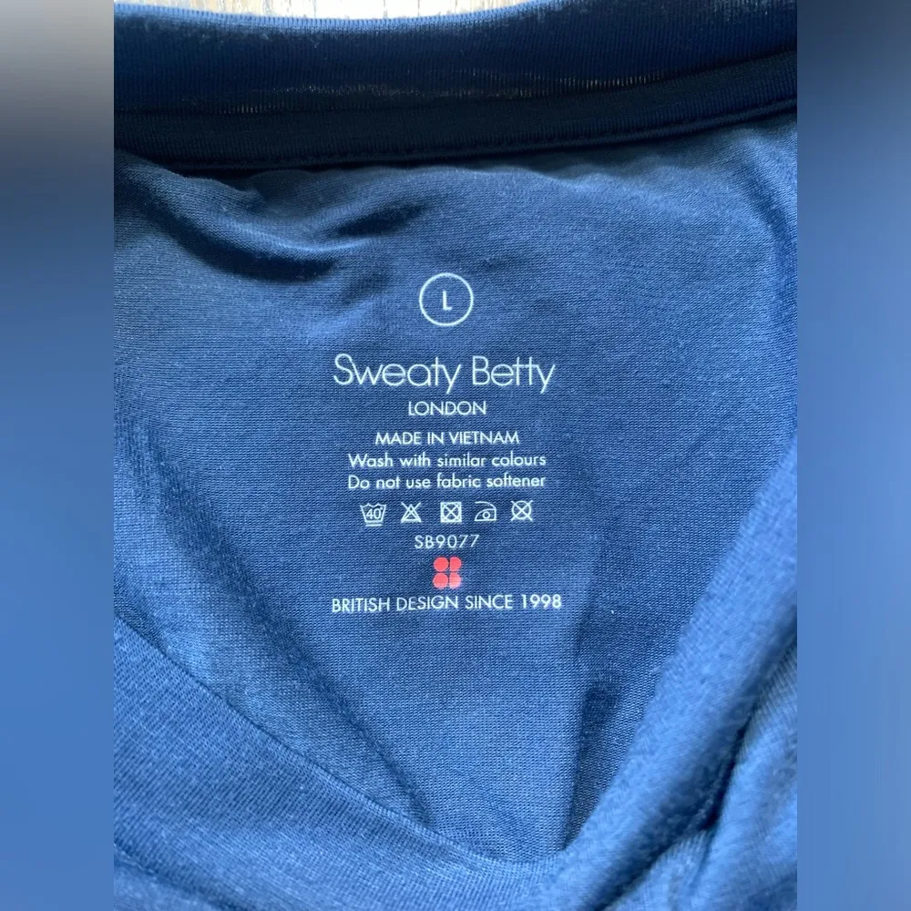 Sweaty Betty  short sleeve tee large - Image 5