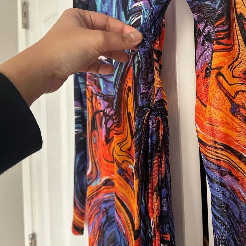 Artistic mesh swim cover - Image 7