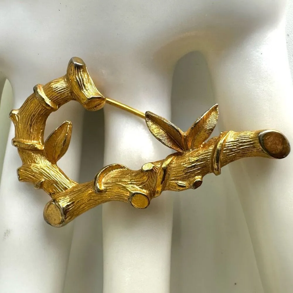 Sarah Coventry bamboo gold tone vintage J brooch - Image 4