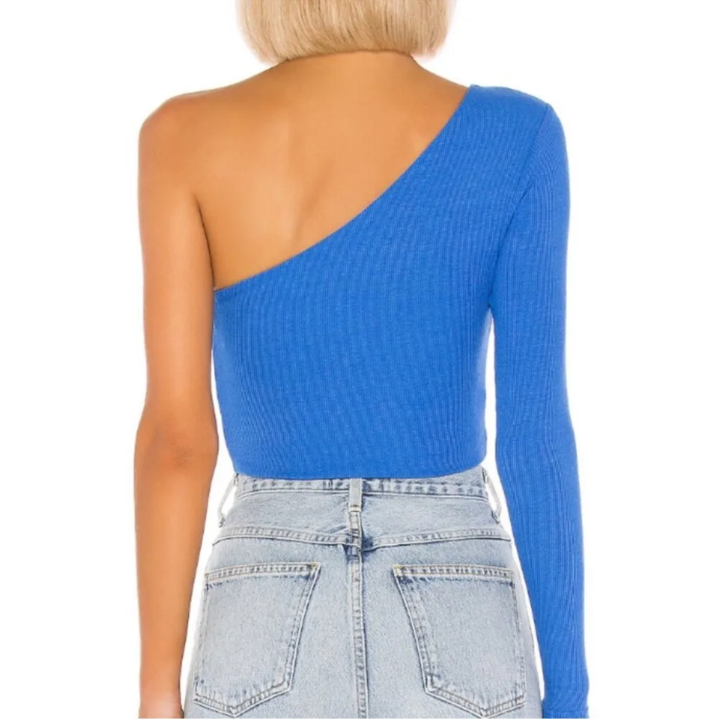 Superdown Karol Ribbed One-Shoulder Crop Top in Cobalt - Image 3