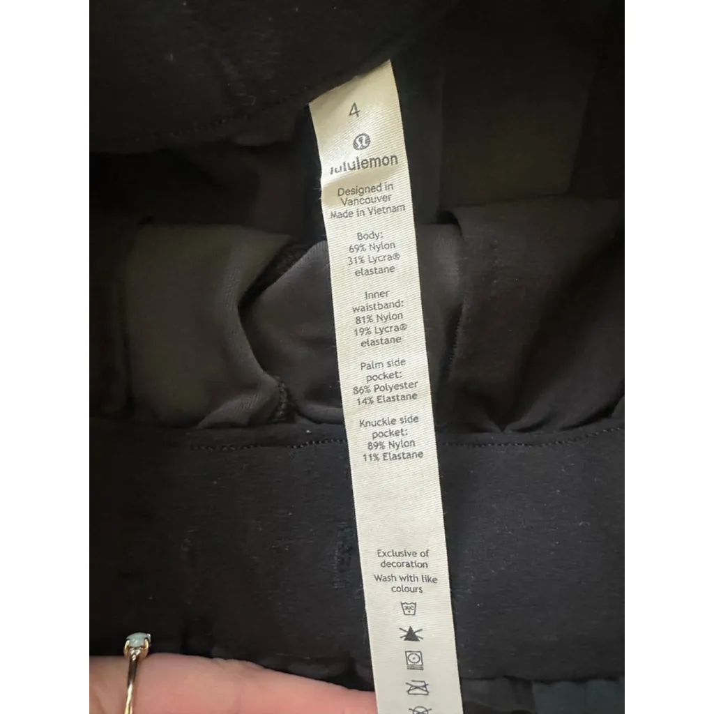 Women's Lululemon Black Grey Camo Pants Size 4 - Image 4