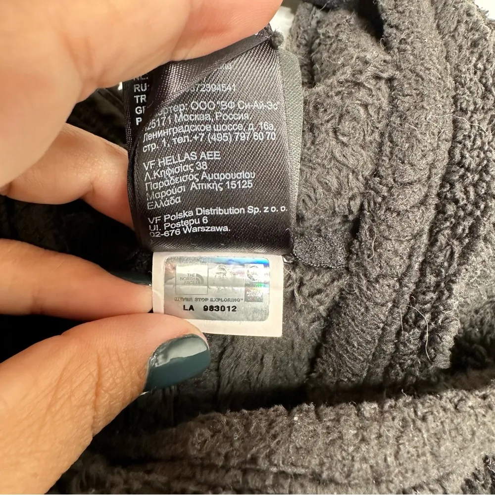 The North Face Mossbud Snap Neck Pullover Fleece Jacket in Black - Image 7