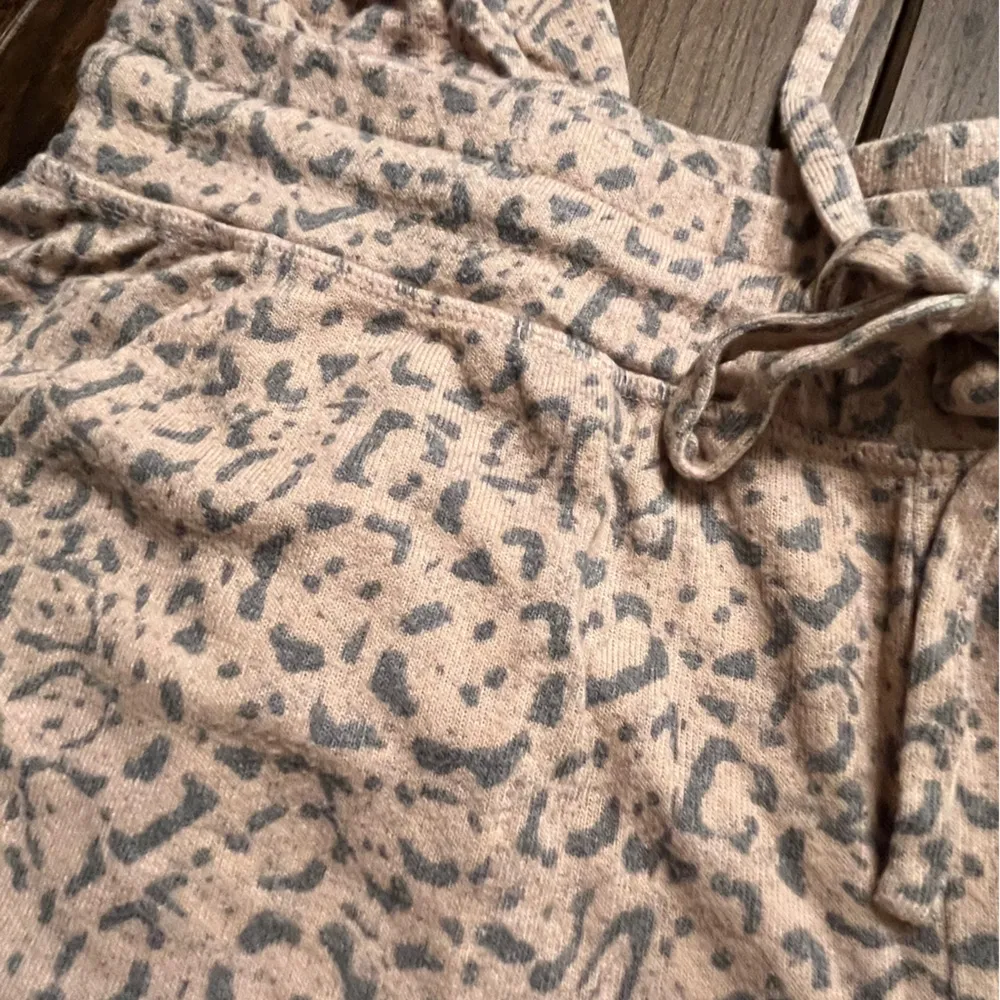 BP Leopard Print Jogger Style lounge/pajama set Sz M-L soft cozy stretchy pink - Image 6