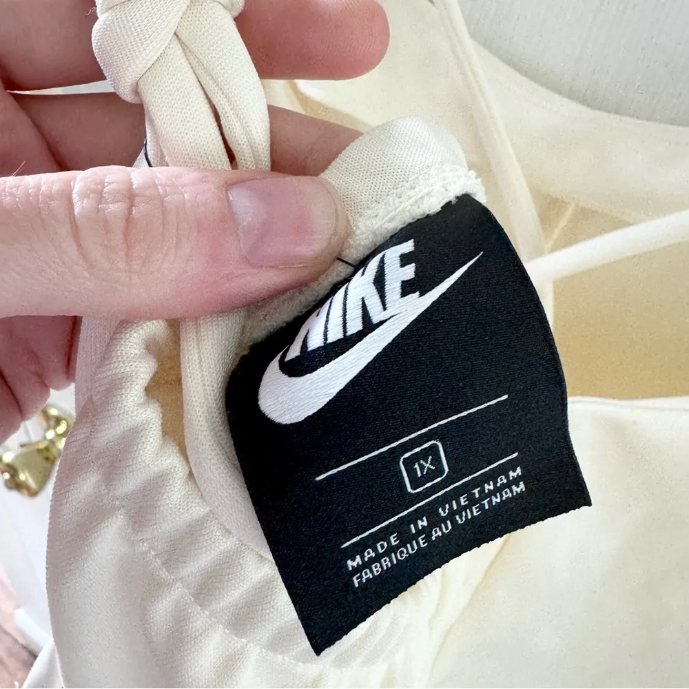 💛PASTEL YELLOW💛 NWT Nike Sportswear Icon Clash Dress WOMENS 1X - Image 7