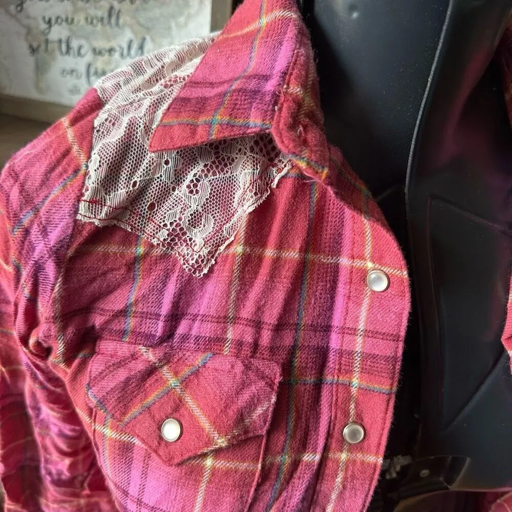 Wrangler Western pink plaid lace button down S shirt - Image 2