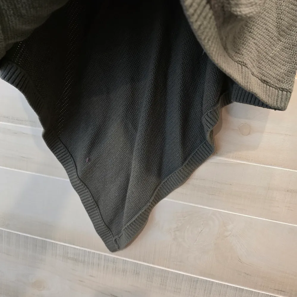 {OS} Lululemon On Thr Go Poncho Sweater Scarf Combo In Grey Sage - Image 5