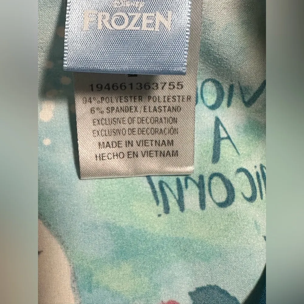 Disney Olaf Frozen Scrub Top Unisex Size L Stretch Print Medical  Unicorn Pocket - Image 10