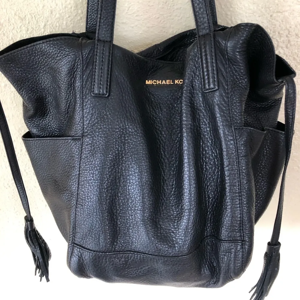 Michael Kors Ashbury Black Pebbled Leather Shoulder Bag - Image 2