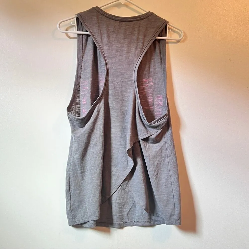 Xersion Women’s Sleeveless Workout Graphic Tank Sz M - Image 6