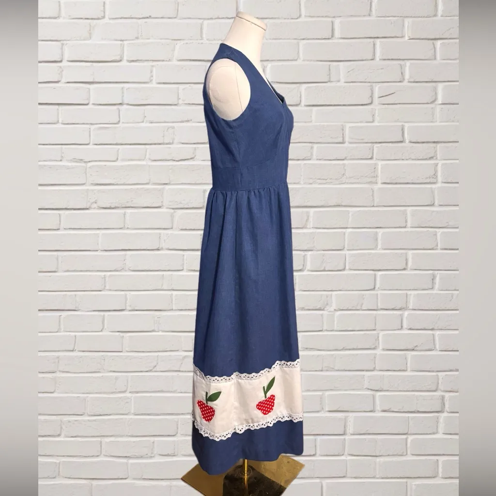 Vintage 1970s Park East bySwirl Chambray Dress Apple Appliqué Blue Cottagecore Size undefined - Image 4