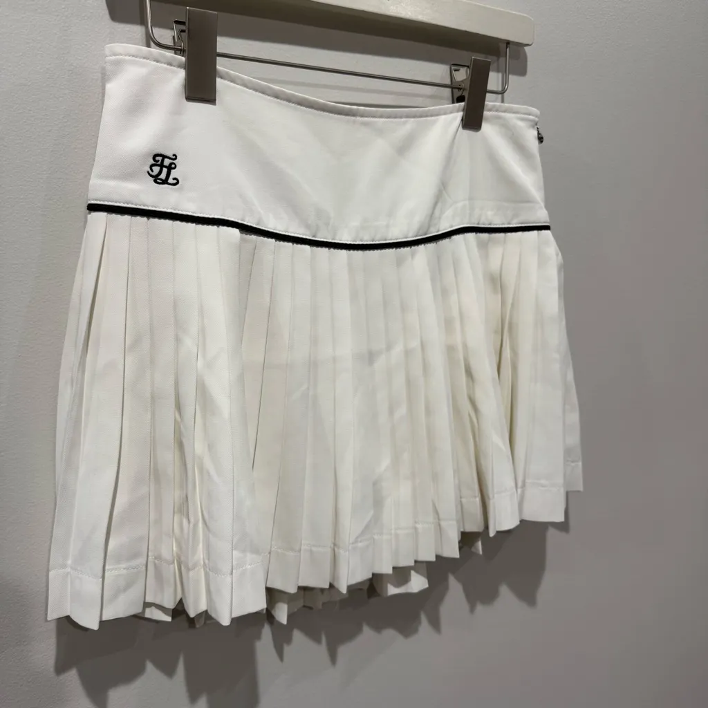 Fair Liar Size Medium White w Navy Signature Flare Pleated Skort Golf Preppy - Image 4