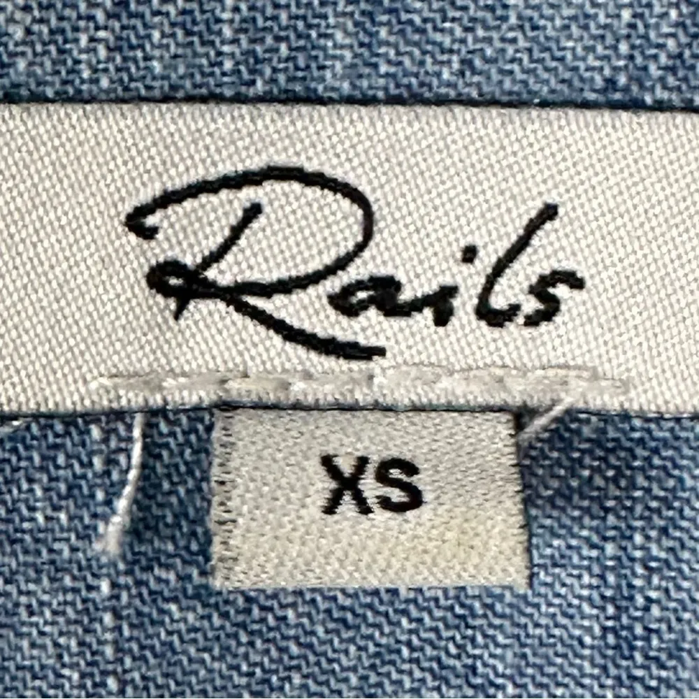 Revolve Rails Zimi Top Medium Vintage Wash Size XS Chambray Bell Sleeves V Neck - Image 11