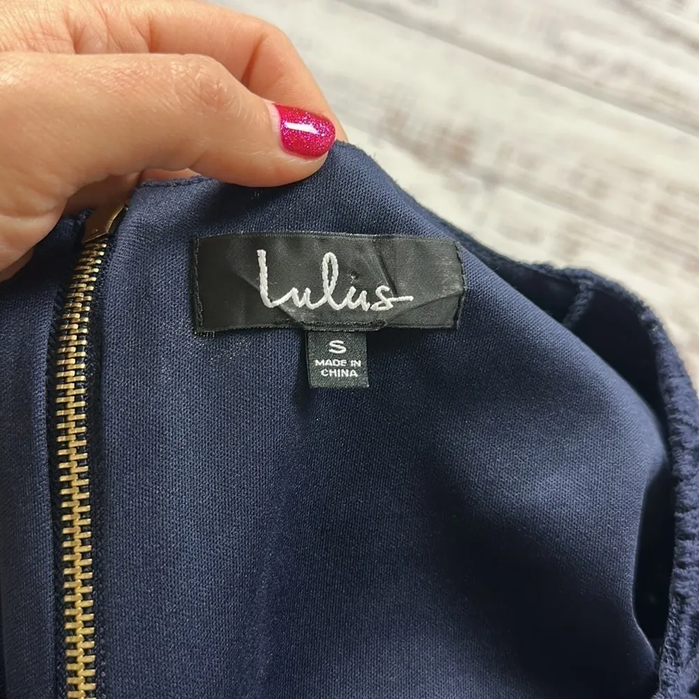 Lulu’s lacy mini dress navy blue size small - Image 4