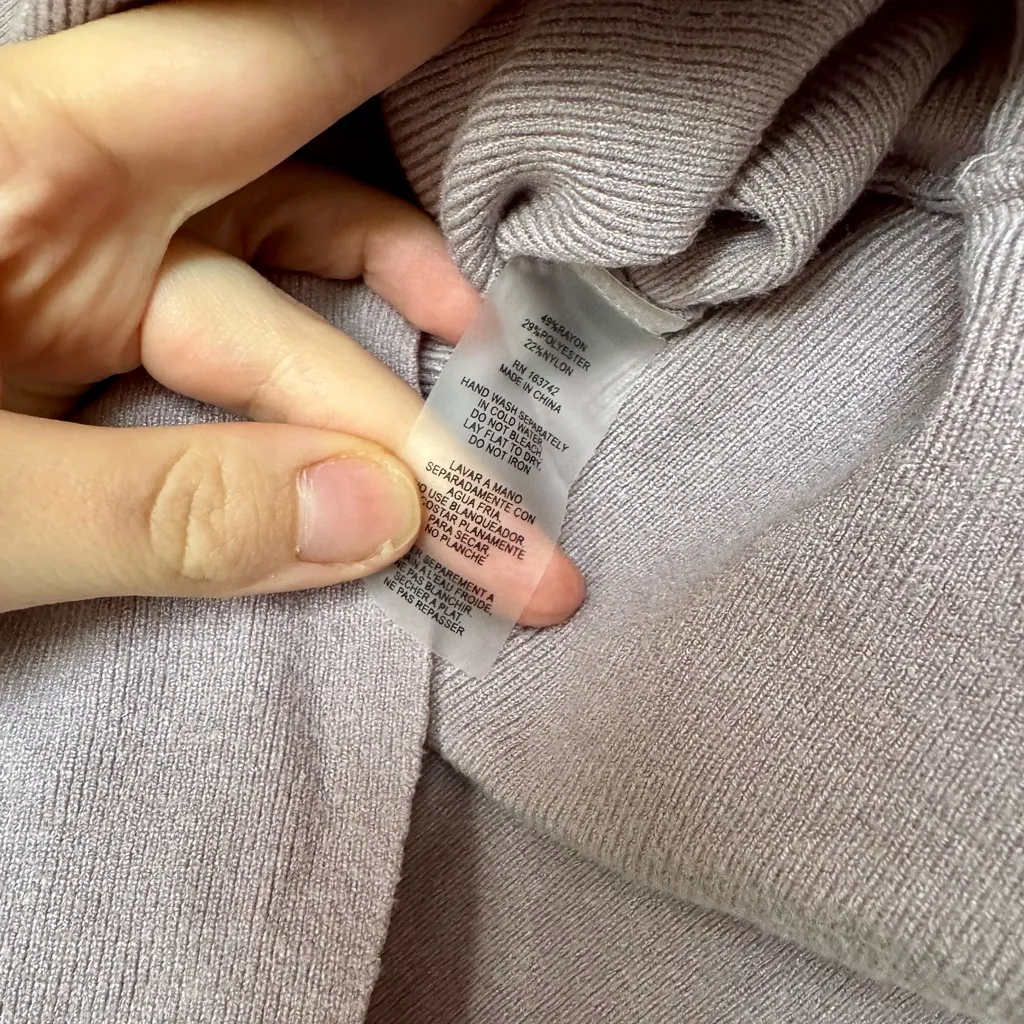 Unique Dusty Purple Sweater with Button Detail | M | EUC | Classy Size M - Image 6