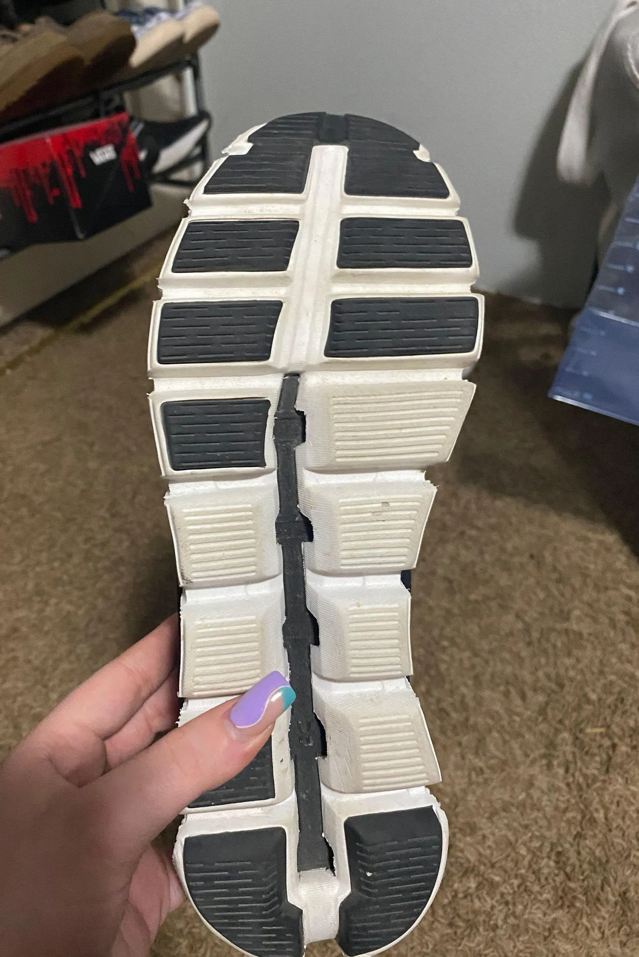 On Cloud  Running Shoes - Image 4