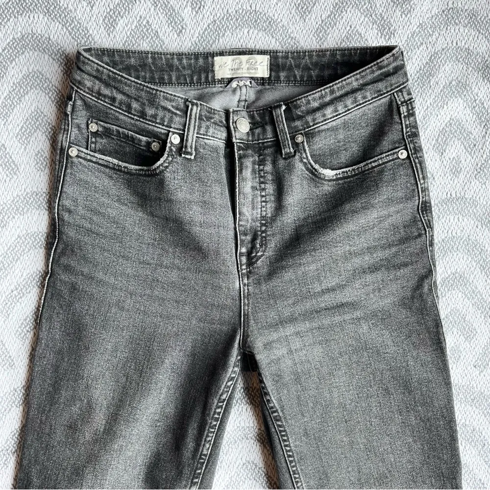 // WE THE FREE High Rise CVRY Cropped Straight Leg Black Jeans 28 - Image 2