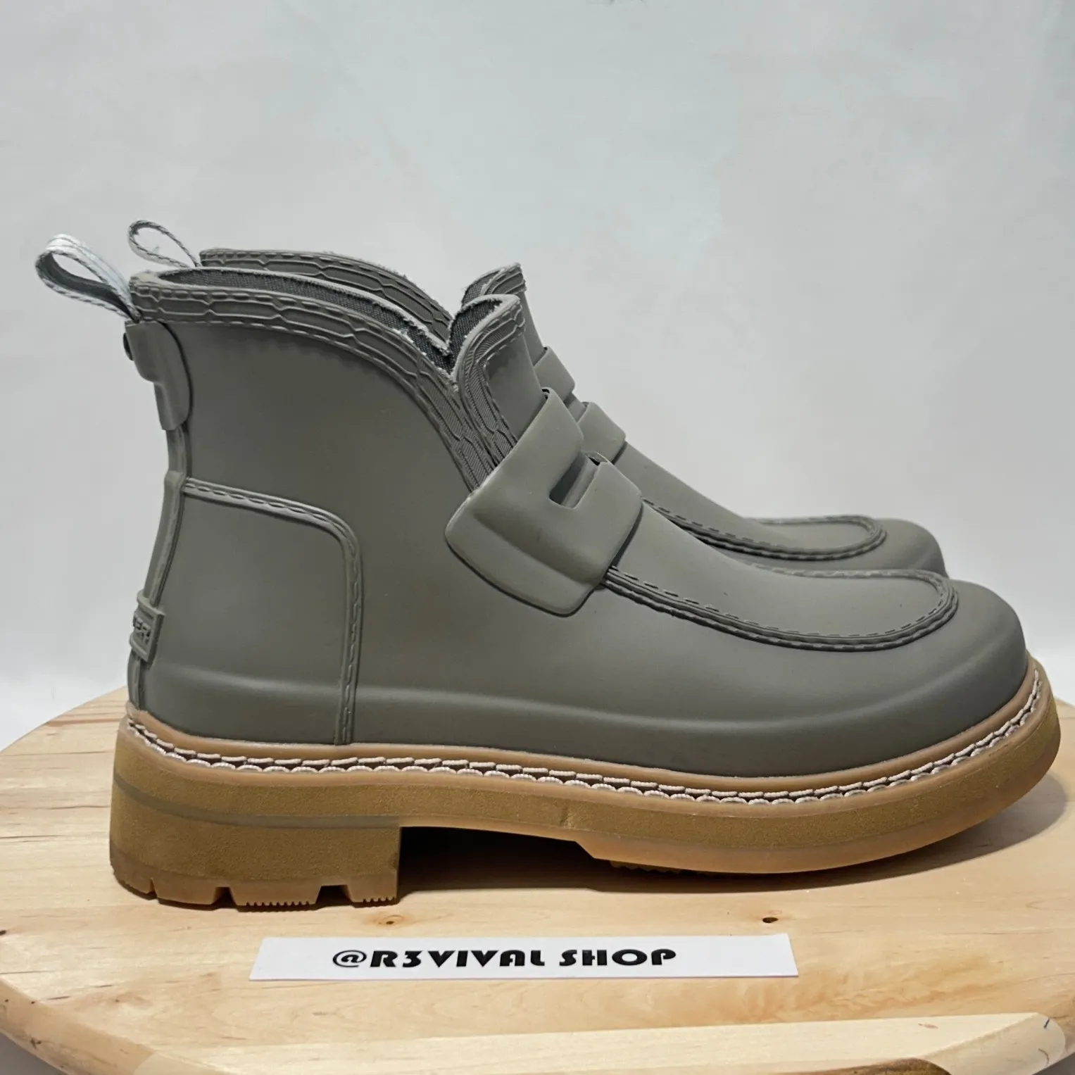 Hunter Refined Stitch Grey Detail Chelsea Ankle Bootie NWOB‎ - Size 8 & 39 EUR - Image 3