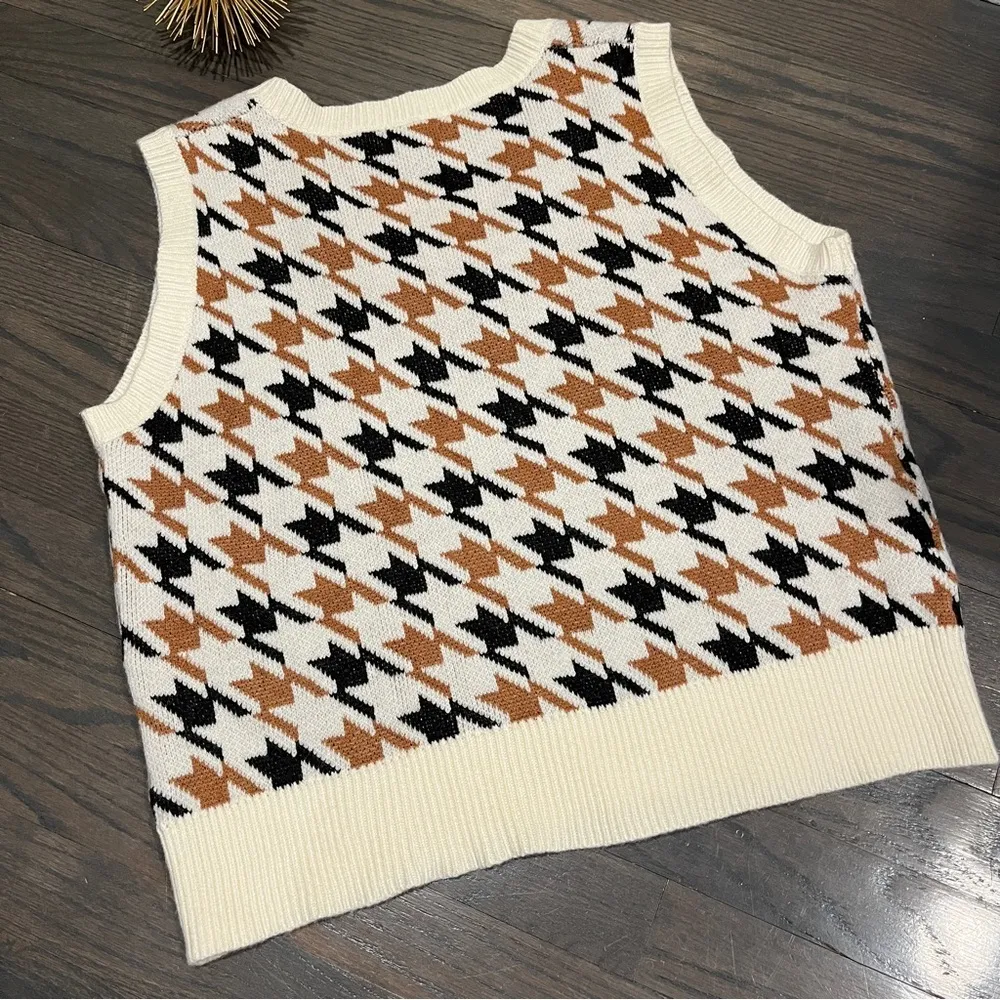 Buckle Timing Houndstooth Sweater Vest Women’s Medium - Image 8
