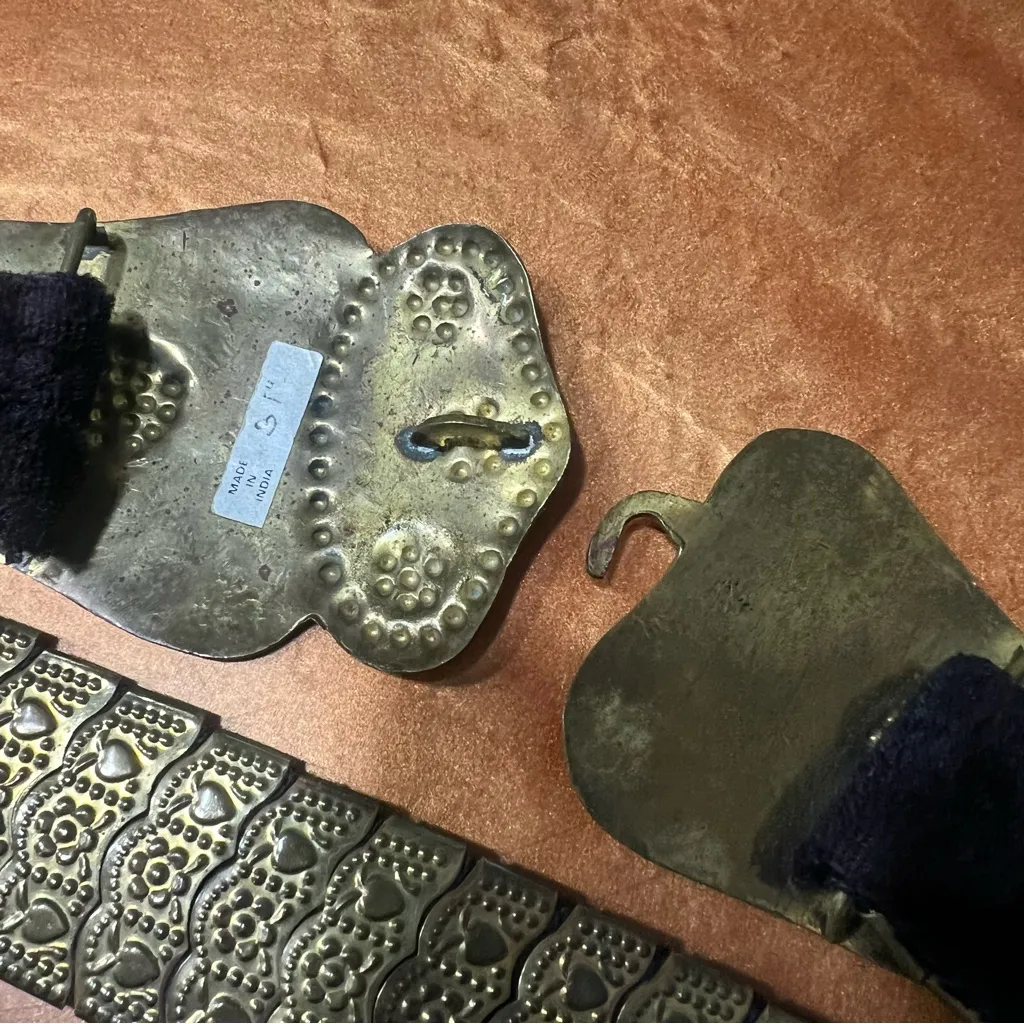 Vintage Artisan Indian Brass floral hearts metal etched lined Belt boho Gold - Image 4