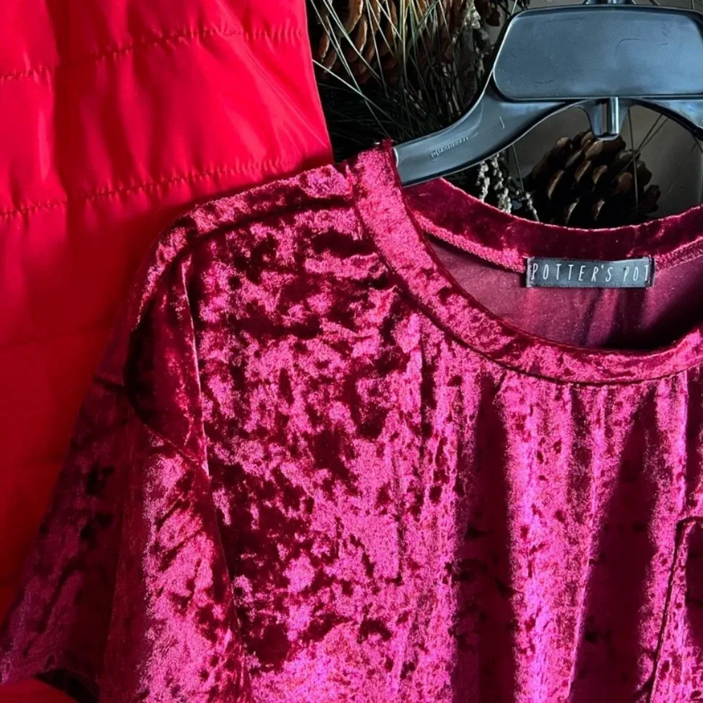 Cranberry Wine Merlot colored Potter’s Pot velvet velour top short sleeve - Image 5