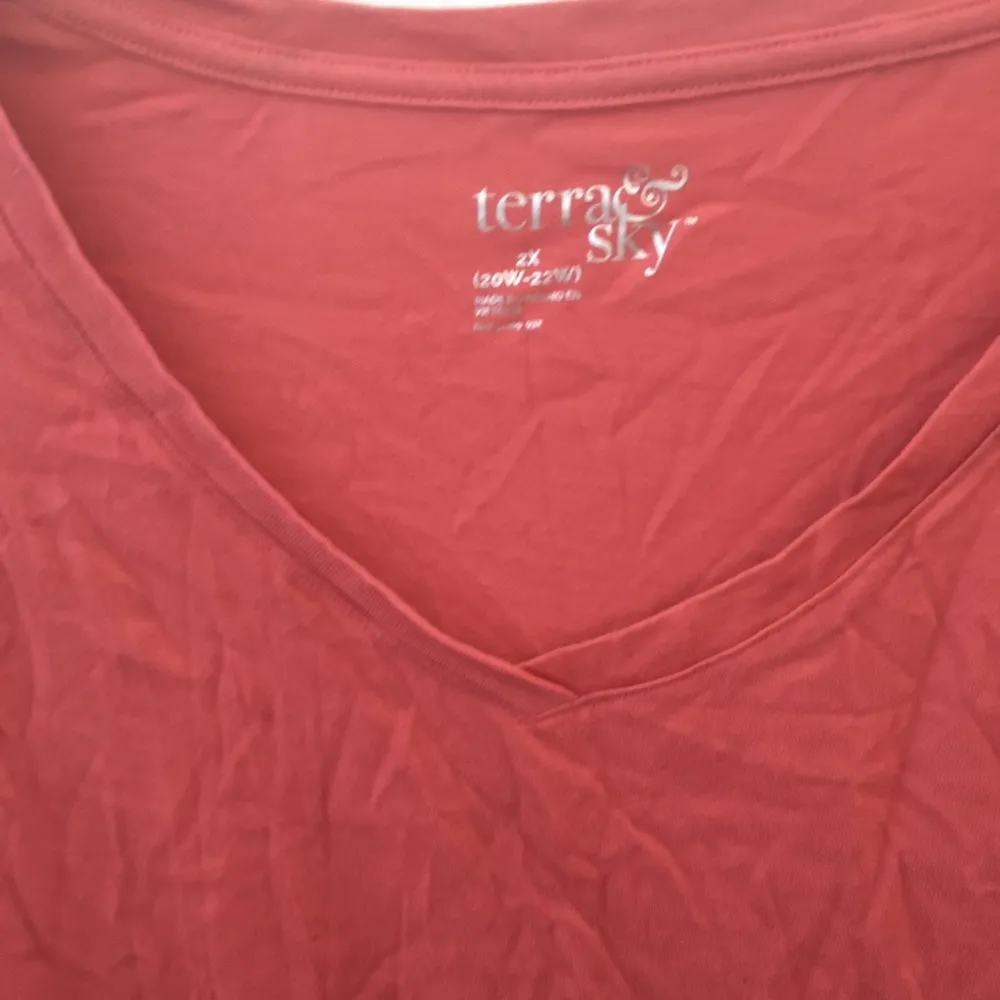 FINAL MARKDOWN Ladies terra and sky top 2x - Image 3