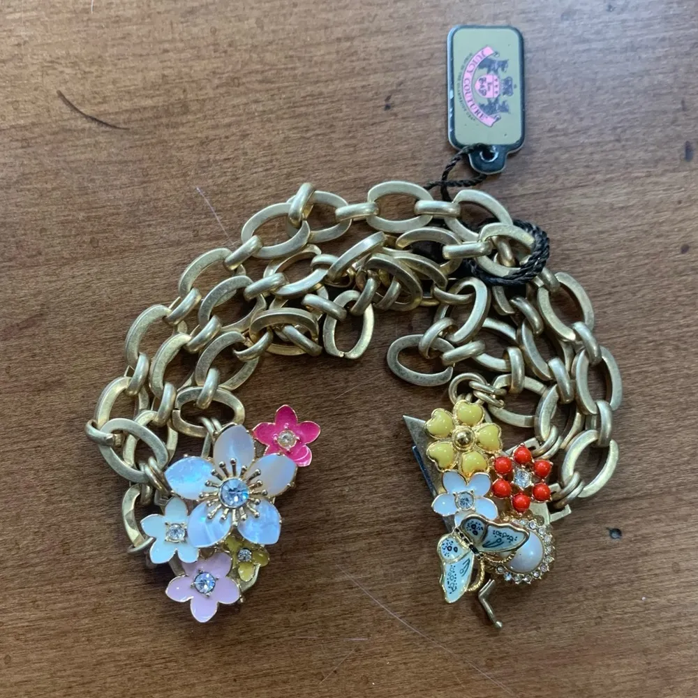 Juicy Couture Pam & Gela Floral Statement Chain Link Bracelet Magnetic Closure - Image 5