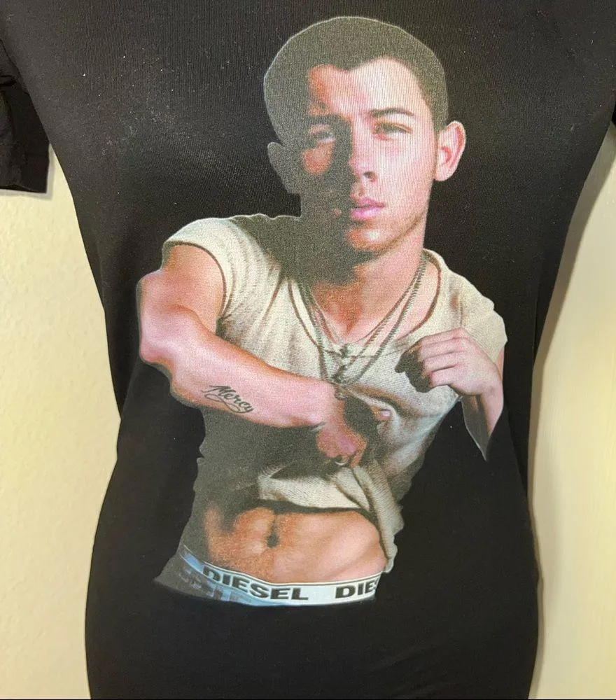 Nick Jonas Abs T - Image 3