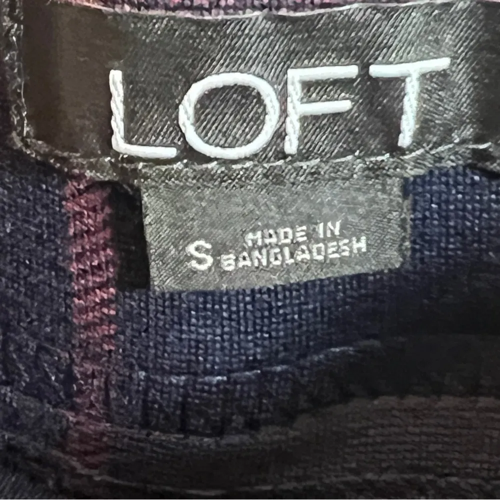 Loft Small Navy Blue & Red Plaid Capri Leggings with 4” Comfort Waistband - Image 8